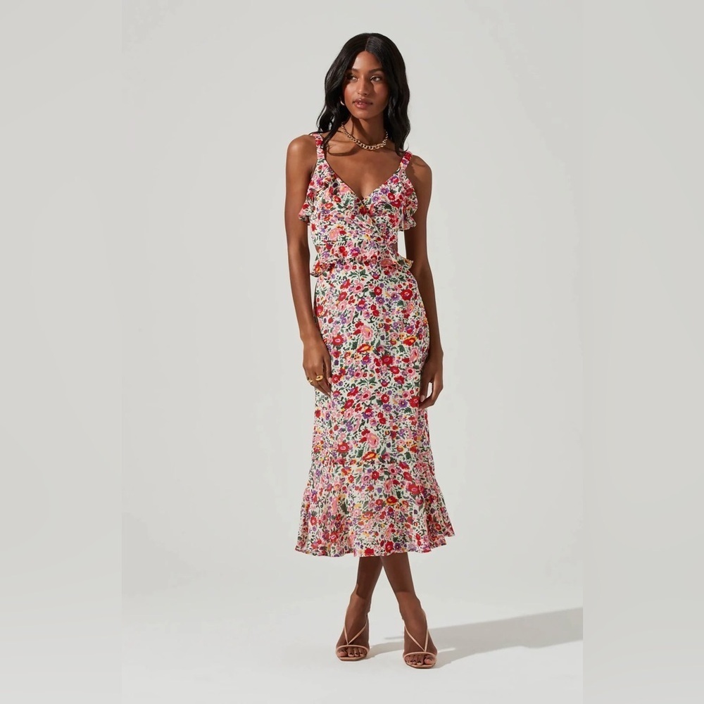 ASTR Wildflower Midi Dress In Red Floral - Picture 2 of 9